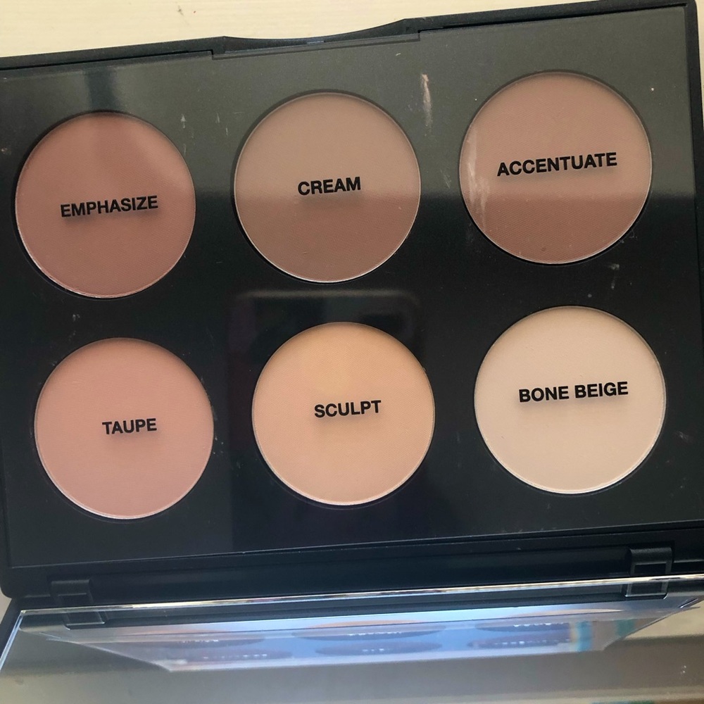 Mac Studio Fix Sculpt and Shape Palette- Fair/Medium NIB